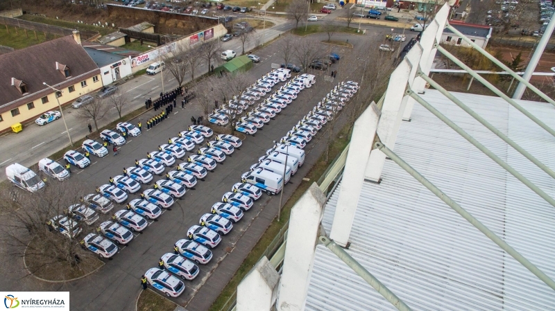 Megújuló rendőrségi gépjárműpark - fotó Kohut Árpád