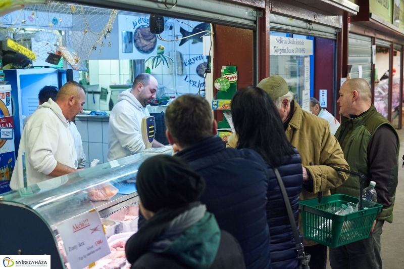 Piaci ajándék - fotó Szarka Lajos