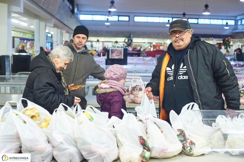 Piaci ajándék - fotó Szarka Lajos