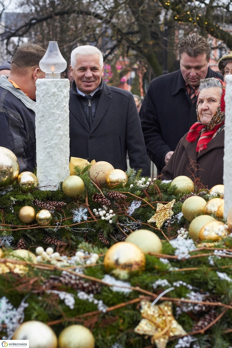 Advent negyedik gyertyája - fotó Szarka Lajos