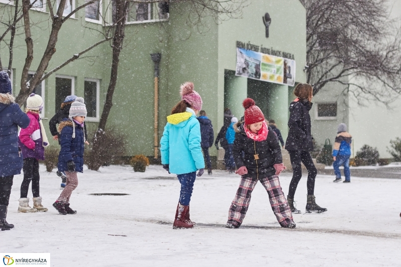 Hideg csata a Bem iskolában - fotó Szarka Lajos