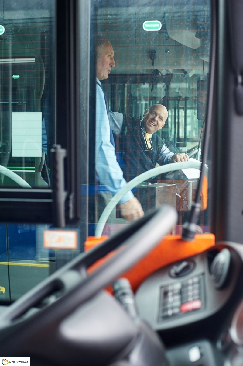 Vonalbejárás az új buszokkal - fotó Szarka Lajos