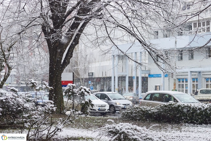 Belváros hóesésben - fotó Szarka Lajos
