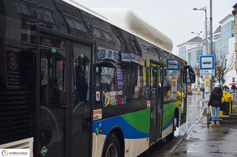 Új buszok szolgálatban - fotó Szarka Lajos