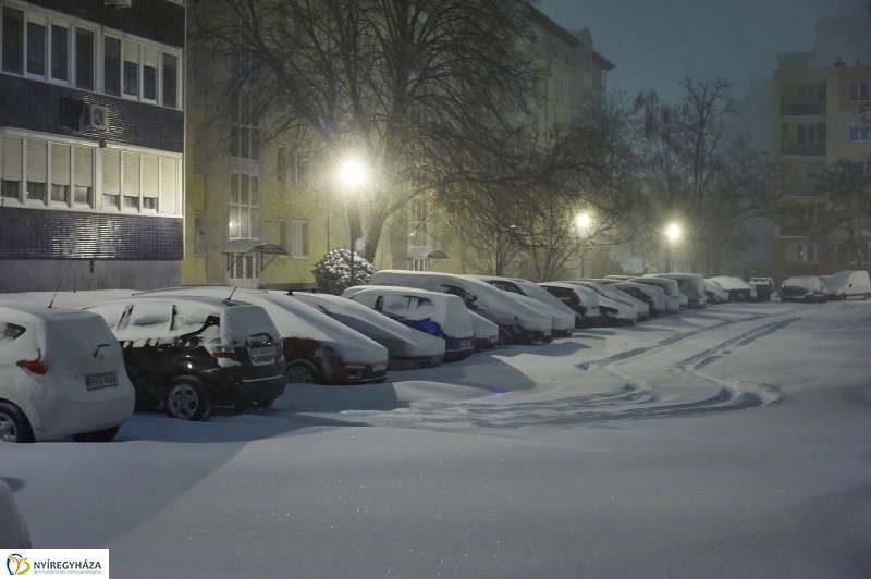 Tél a tavaszban éjfél után - fotó Szarka Lajos