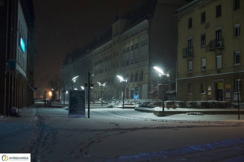 Tél a tavaszban éjfél után - fotó Szarka Lajos