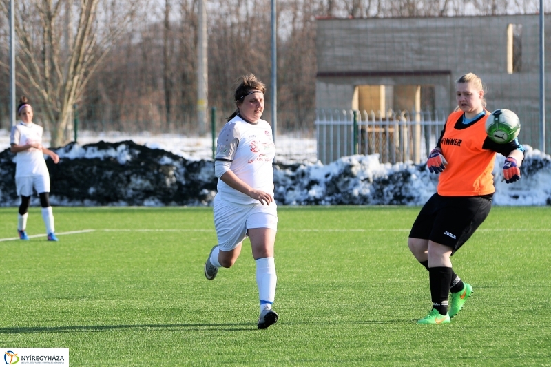 Városi derbi a női focistáknál - fotó Trifonov Éva