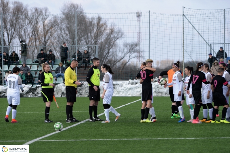 Városi derbi a női focistáknál - fotó Trifonov Éva