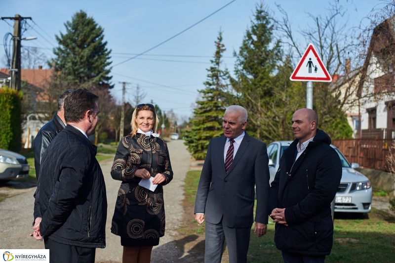 Helyszíni bejárás a Csiha Kálmán utcán - fotó Szarka Lajos