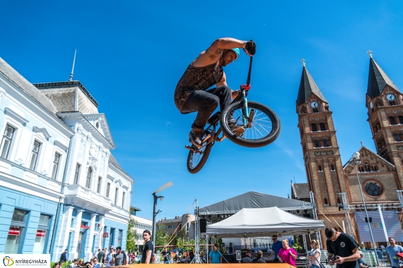 Bmx bemutató a Hello Nyíregyházán - fotó Kohut Árpád