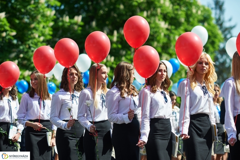 Ballagás a Zrínyi gimnáziumban - fotó Szarka Lajos