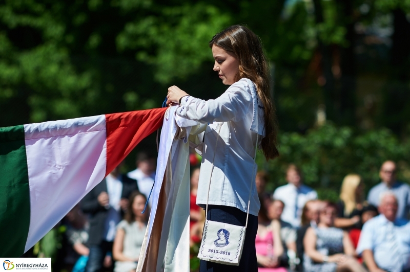 Ballagás a Zrínyi gimnáziumban - fotó Szarka Lajos