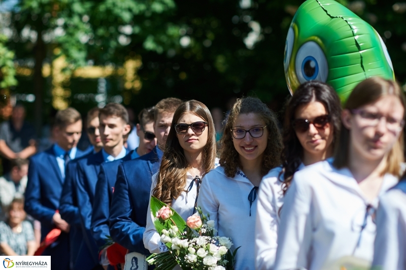 Ballagás a Zrínyi gimnáziumban - fotó Szarka Lajos