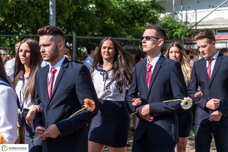 Ballagás a Vasvári Pál Gimnáziumban 1. - Fotó Kohut Árpád