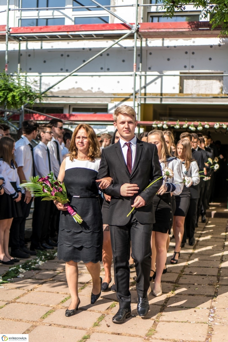 Ballagás a Vasvári Pál Gimnáziumban 1. - Fotó Kohut Árpád