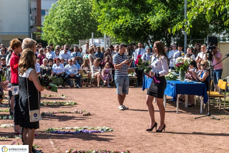 Ballagás a Vasvári Pál Gimnáziumban 2. - Fotó Kohut Árpád