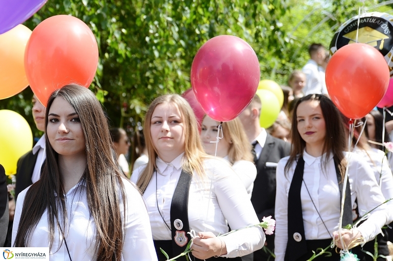 A Széchenyi Szakgimnázium végzőseinek búcsúja - fotó Trifonov Éva