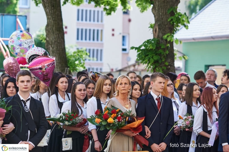 Ballagás a Kölcsey gimnáziumban - fotó Szarka Lajos