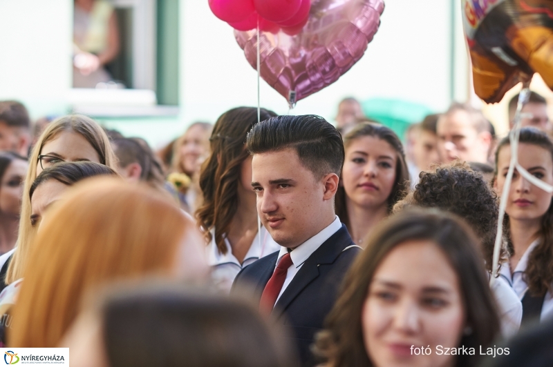 Ballagás a Kölcsey gimnáziumban - fotó Szarka Lajos