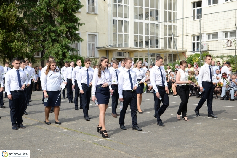 Az ÉVISZ végzőseinek ballagása - fotó Trifonov Éva