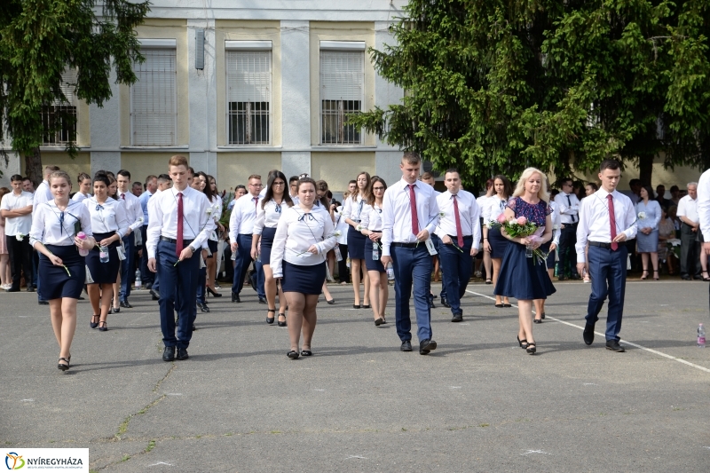 Az ÉVISZ végzőseinek ballagása - fotó Trifonov Éva