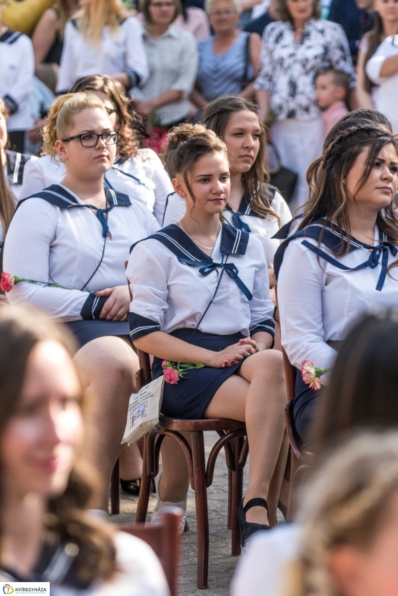 Ballagás a Zay Anna Gimnáziumban 1. - fotó: Kohut Árpád