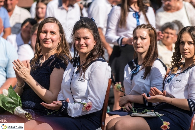 Ballagás a Zay Anna Gimnáziumban 1. - fotó: Kohut Árpád