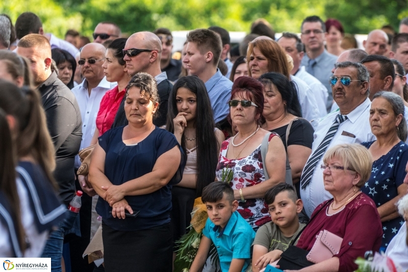 Ballagás a Zay Anna Gimnáziumban 1. - fotó: Kohut Árpád