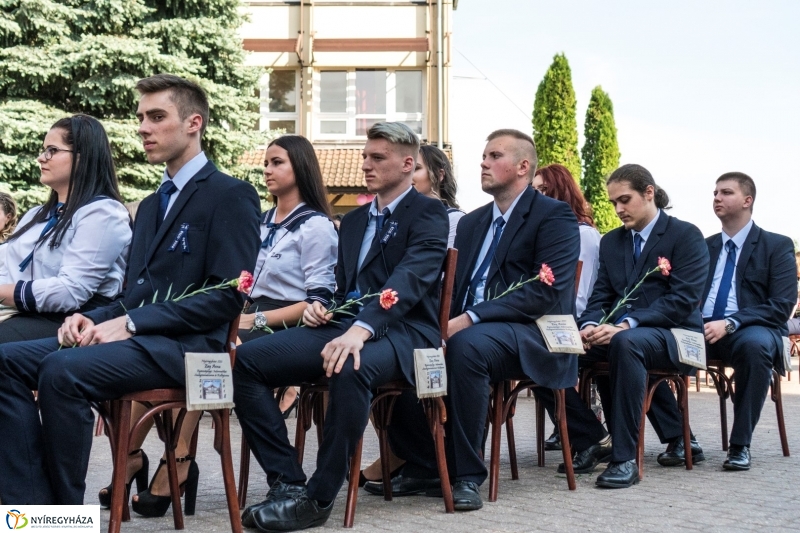 Ballagás a Zay Anna Gimnáziumban 2. - fotó: Kohut Árpád