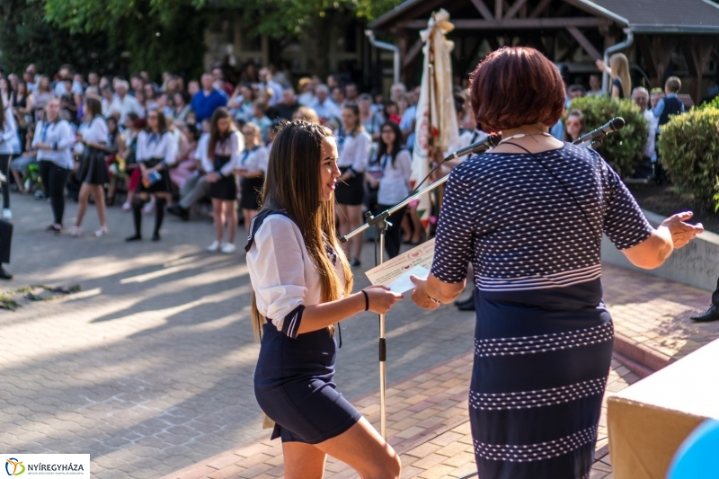 Ballagás a Zay Anna Gimnáziumban 2. - fotó: Kohut Árpád