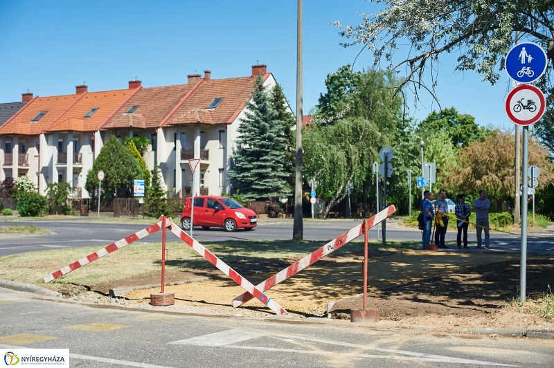 Helyszíni szemle a Korányi utcán - fotó Szarka Lajos