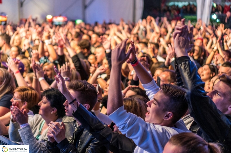 Fergeteges Majka&Curtis koncert a FŐHE színpadán - fotó Kohut Árpád