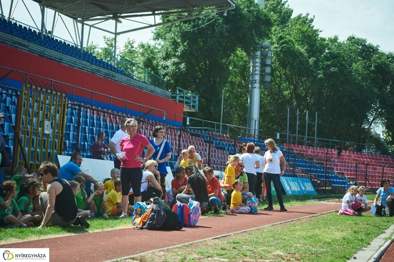 Ovi atlétika a stadionban - fotó Szarka Lajos
