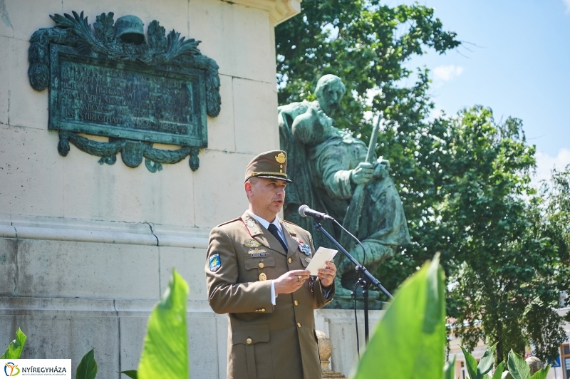 Emlékezés a Hősök terén - fotó Szarka Lajos