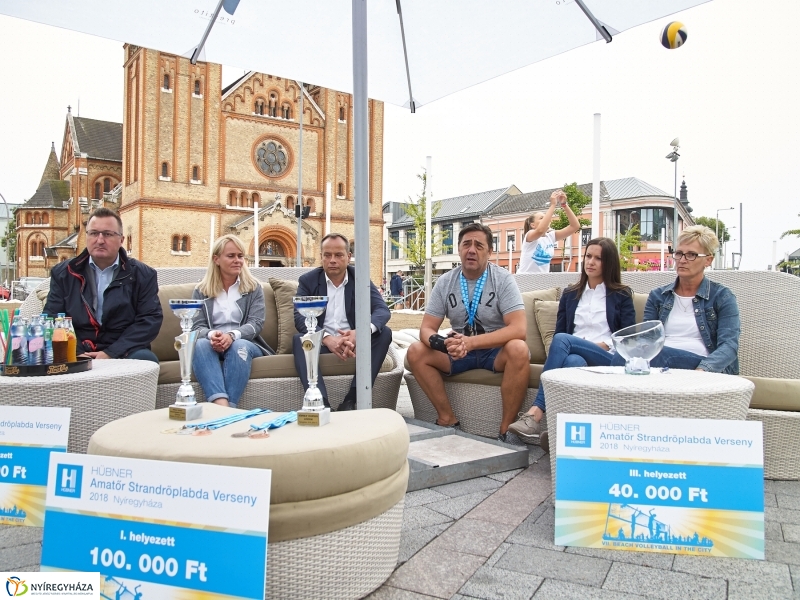 Hübner strandröpi sajtótájékoztató - fotó Szarka Lajos