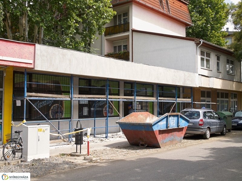 Fiókkönyvtár felújítás a Vécsey utcán - fotó Szarka Lajos