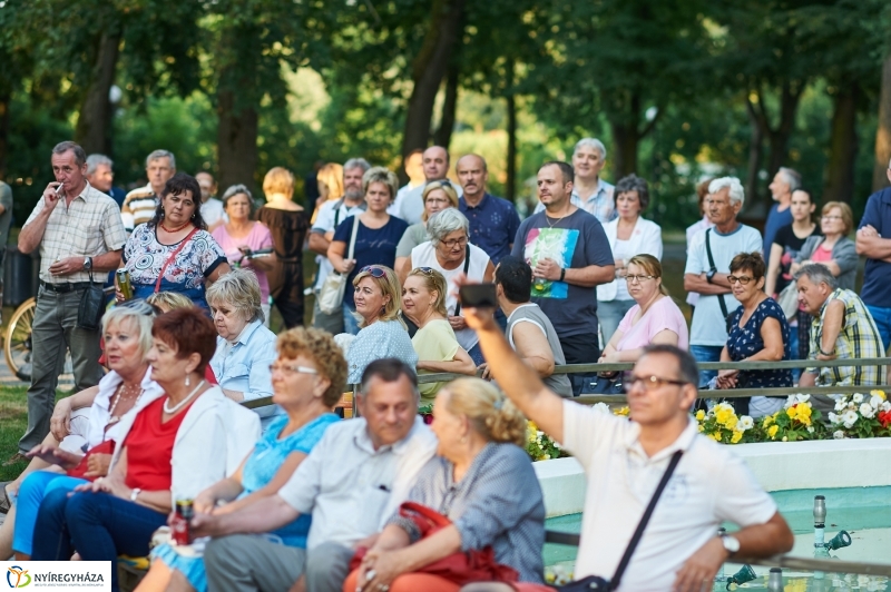 Sóstó, piac, Mentha - fotó Szarka Lajos