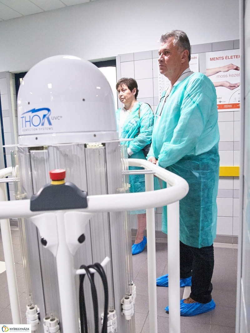 Új sterilizáló a kórházban - fotó Szarka Lajos