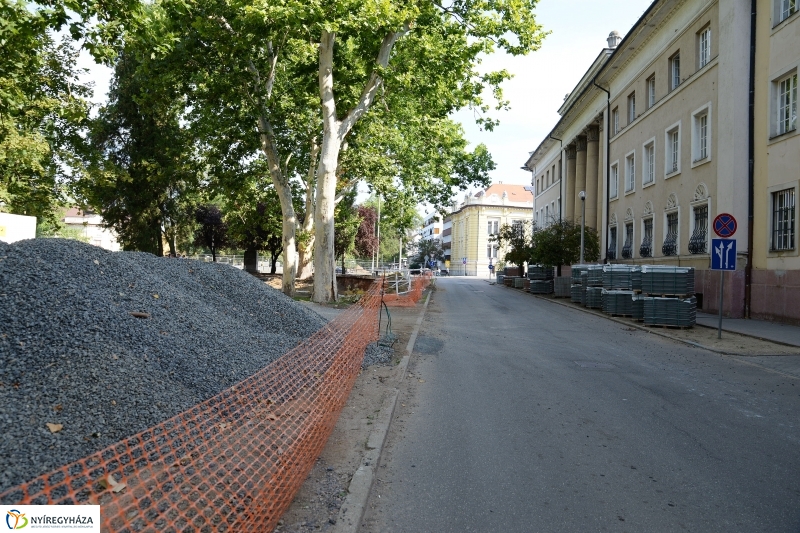 A Bessenyei tér felújítási munkálatai - fotó Trifonov Éva