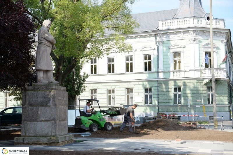 A Bessenyei tér felújítási munkálatai - fotó Trifonov Éva