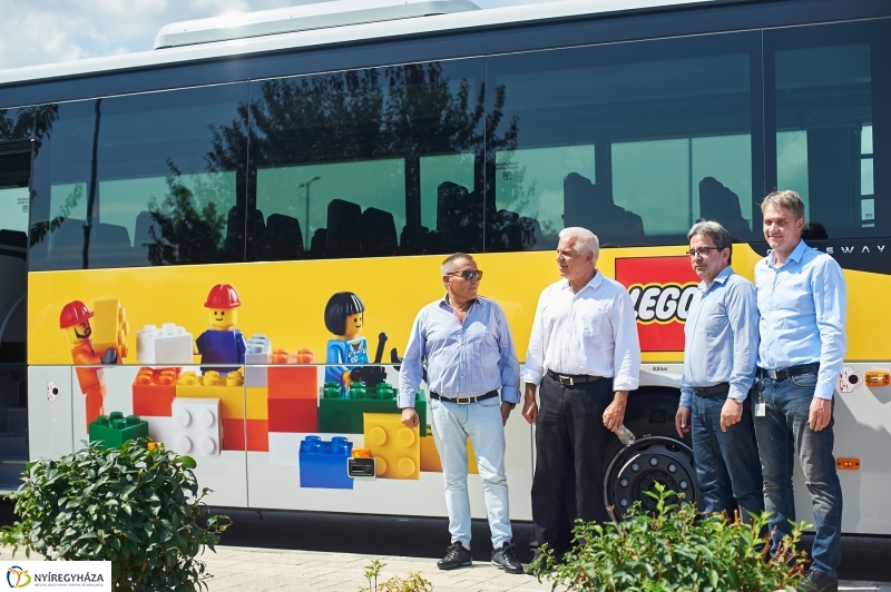 LEGO buszok - fotó Szarka Lajos