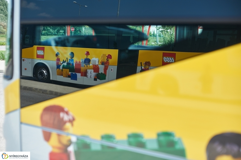 LEGO buszok - fotó Szarka Lajos