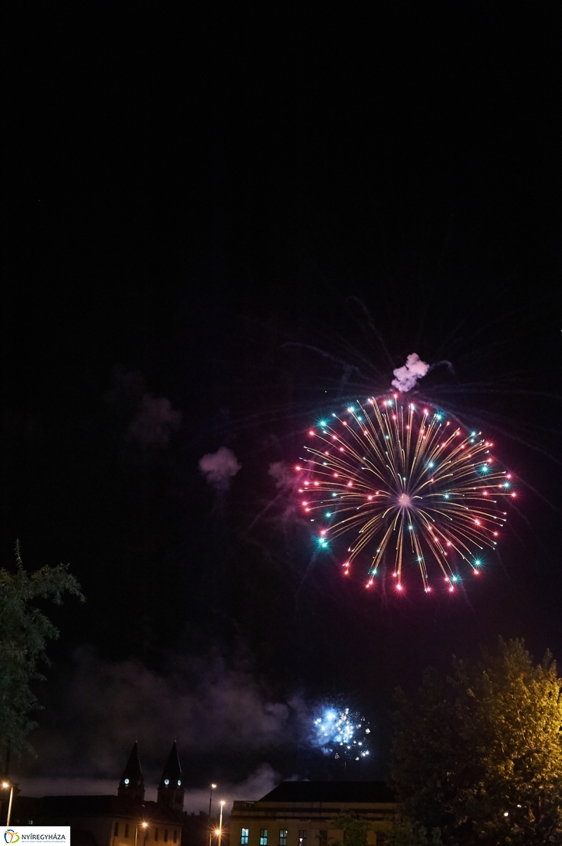 Ünnepi tűzijáték Nyíregyházán 2018 