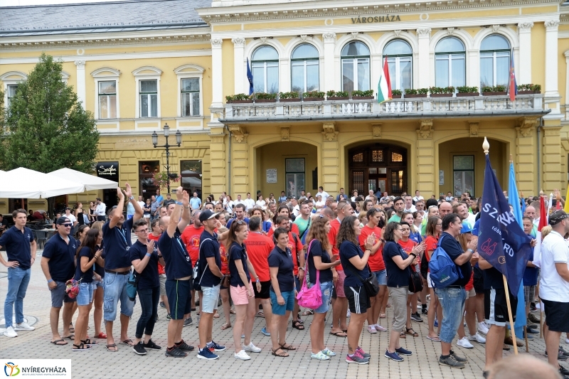 Sporttalálkozó megnyitó a Kossuth téren -fotó Trifonov Éva