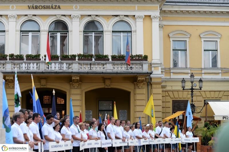 Sporttalálkozó megnyitó a Kossuth téren -fotó Trifonov Éva