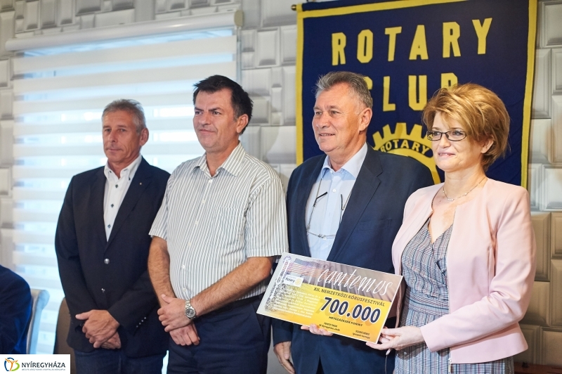 Rotary adomány a kórháznak - fotó Szarka Lajos