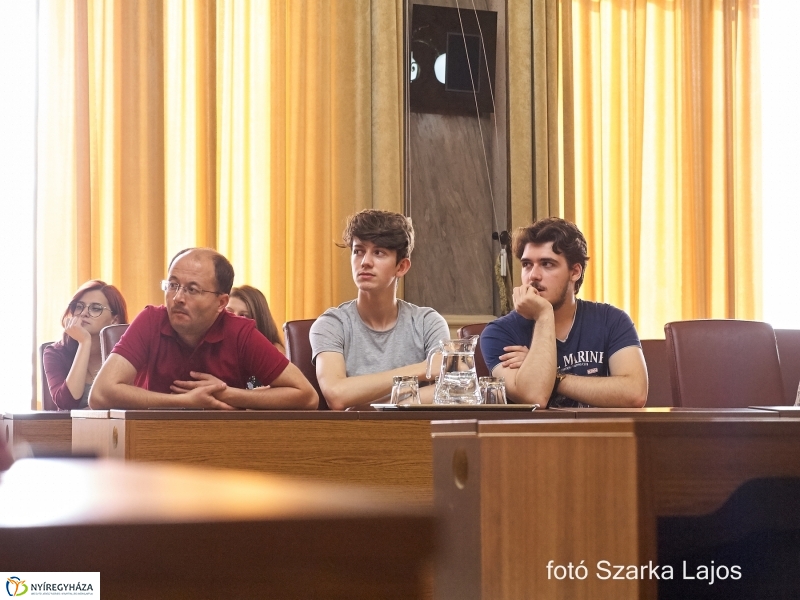 Külföldi diákok a Városházán 20180910 - fotó Szarka Lajos