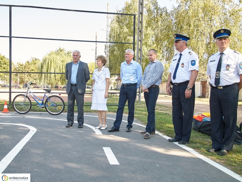 KRESZ tanpálya átadó - fotó Szarka Lajos