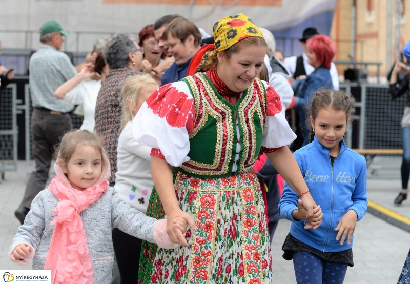 A Szabolcs Néptáncegyüttes fellépése a Tirpák Fesztiválon