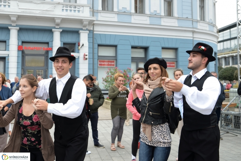 A Szabolcs Néptáncegyüttes fellépése a Tirpák Fesztiválon